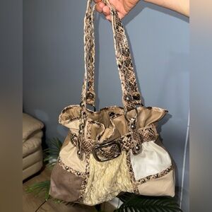 Elegant Patchwork Shoulder Bag in Tan and Cream